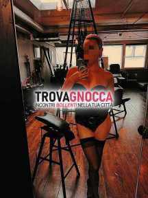 ricevo appartamento privato e offro incontri erotici e massaggi. chiama maggiori informazioni sono dolce vale e ti assicuro incontro cui sei tu decidere divertirti