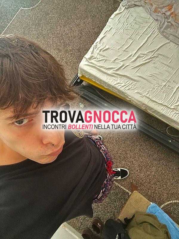 giovanotto affascinante disponibile subito.