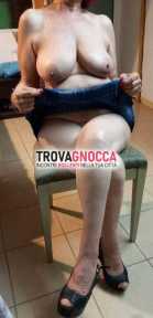 italiana matura incredibilmente sensuale e passionale.