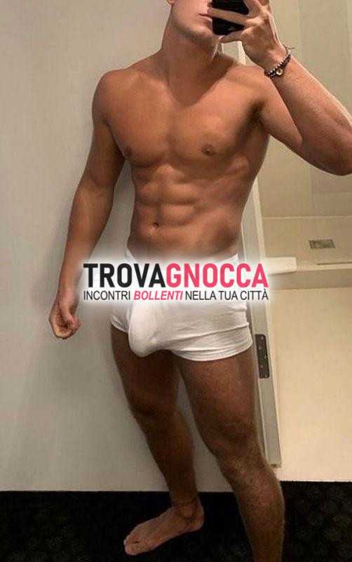 anche videochiamate disponibili solo italiani vacanza modena breve periodo valerio l'escort italiano È pronto ad accogliere uomini donne e coppie