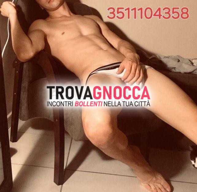 anche videochiamate disponibili solo italiani vacanza modena breve periodo valerio l'escort italiano È pronto ad accogliere uomini donne e coppie