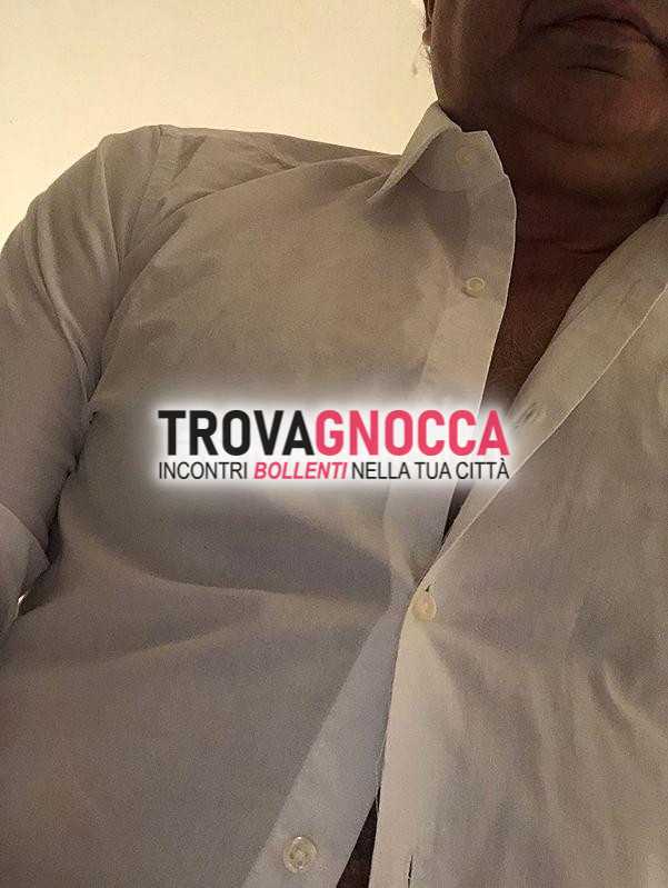 singolo educato e riservato cerca donna o coppia divertimento sano e piacevole.