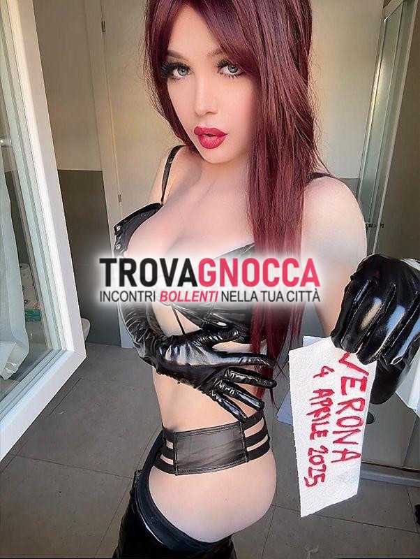italiana sborrante 🇮🇹 eccezionale video cui tengo mano cartello cui è scritto portogruaro unica videoverificata sborrante