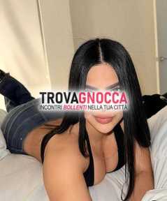siamo coppia giovane e attrattiva cerca coppie momenti divertenti e piccanti