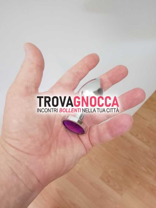 stasera padrone ospitale propone invita cagnolina trav femminile.