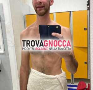ragazzo italiano disponibile adesso momenti intimi 