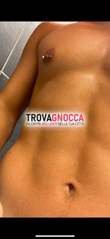 ragazzo escort giovane e molto dotato cerca nuove avventure