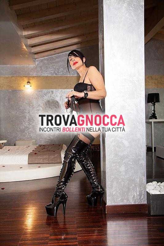 italiana lusso solo clienti italiani non accetto stranieri o anonimi. un’esperienza unica porta te 100 rose rosse non dimenticare stampare foto. te vengo trovare senza impegno prova e vedrai.
