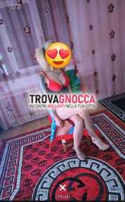 ciao sono sarra ragazza bionda pronta darti un'accoglienza dolcissima ti aspetto deliziosi baci e momenti speciali 😘😘😘😘😘