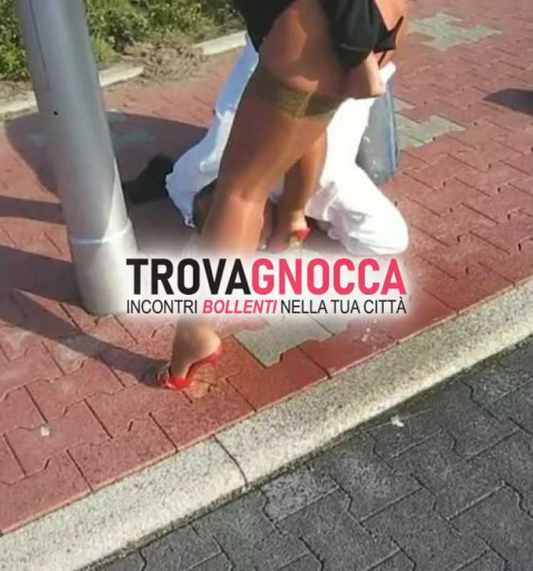 autentica maestra nell'urinoterapia. propone diversi percorsi degustazione champagne foto 100 reali