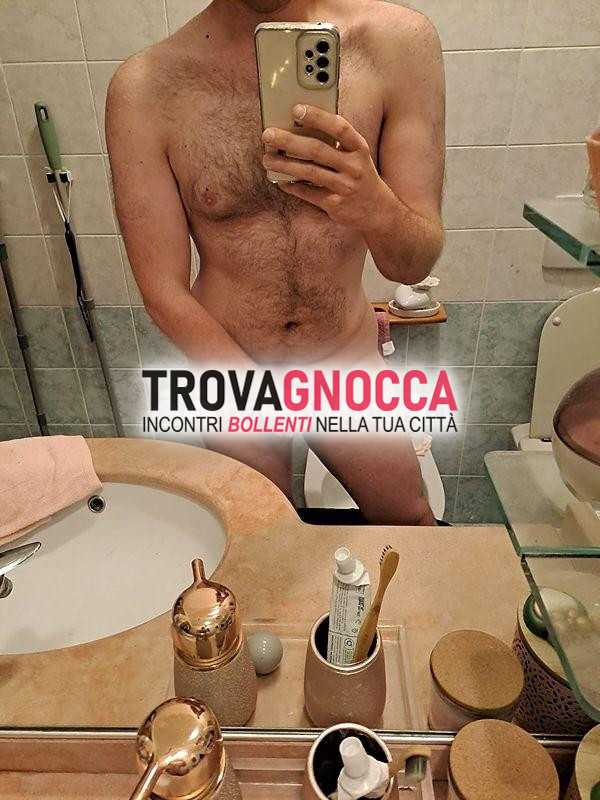mi trovo giulianova e sono cerca giovani uomini dinamici condividere momenti divertimento hotel.