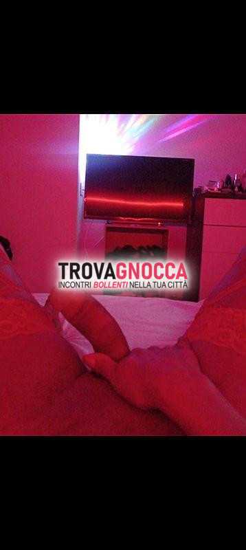 alessandra rossa focosa È pronta scoprire nuove emozioni