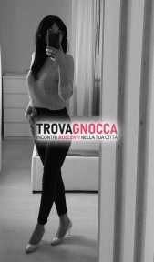 incantevole ragazza massaggi sensuali erotici
