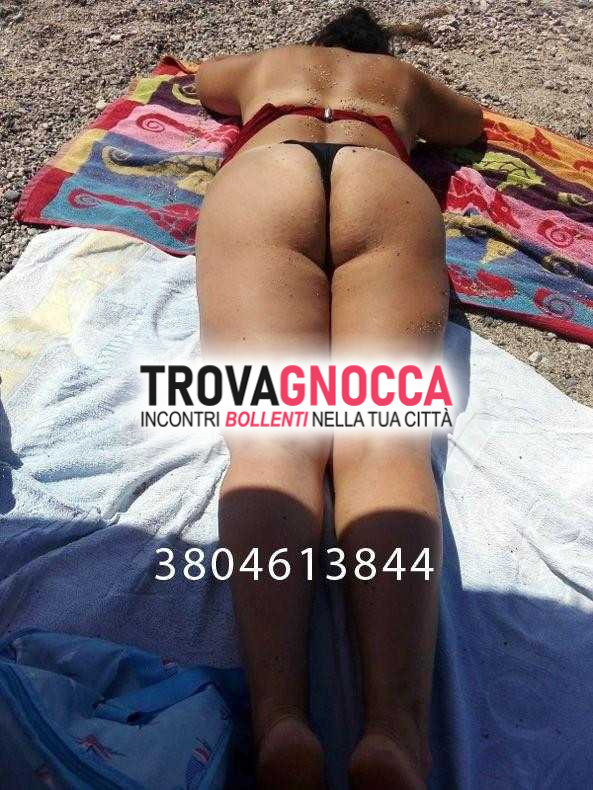 a reggio calabria giulia casalinga calabrese autentica pronta offrirti un'esperienza unica e coinvolgente