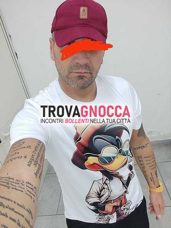 fisioterapista serio alla ricerca coppie o donna momenti piacevoli e intimi.