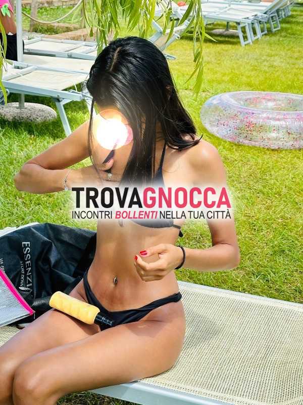 praia mare. ho 19 anni e sono bellissima. scopo mio ragazzo davanti te vivo.