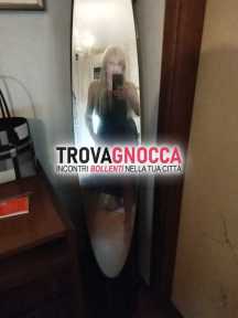 bella gattina biricchina