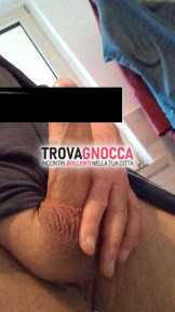 maschio maturo ben dotato è cerca coppia o giovane e bella donna un'amicizia intima e coinvolgente.