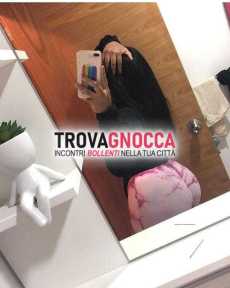 a montevarchi bellissima mora primissima volta¸ dolcissima e indimeticabile appassionata simpat lunghi preliminari senza fretta.disponibilis