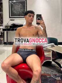 massaggiatore 🔥 attivo xl 🍆🍆🍑 e pasivo🍑🍑 ragazzo giovane 26 anni affascinante e caldo 🥵 🐷 momenti relax indimenticabili 📞