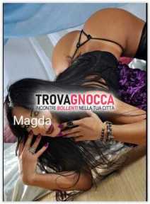 fantastica donna appena seduta nella cittÀ frosinone fantastica donna appena seduta nella cittÀ frosinone
