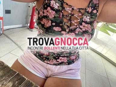 italiana 🇮🇹 involgente incontro car sex