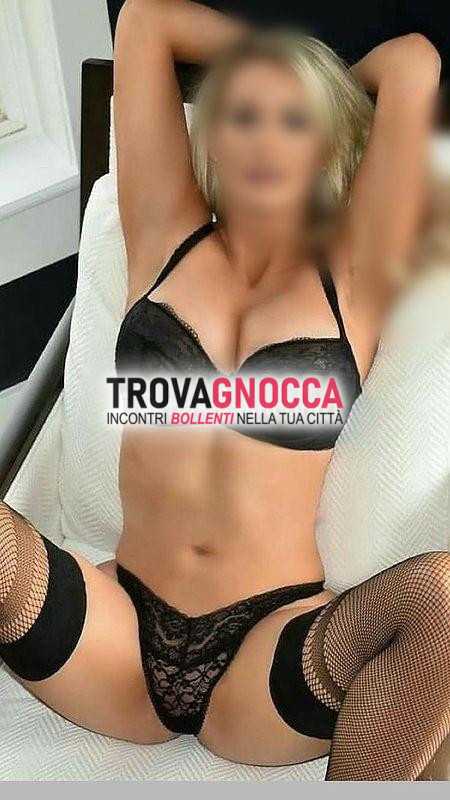 italiana bella bionda corpo slanciato e magro viso dolce e affascinante È bravissima farvi sentire bene fino alle 21. foto reali