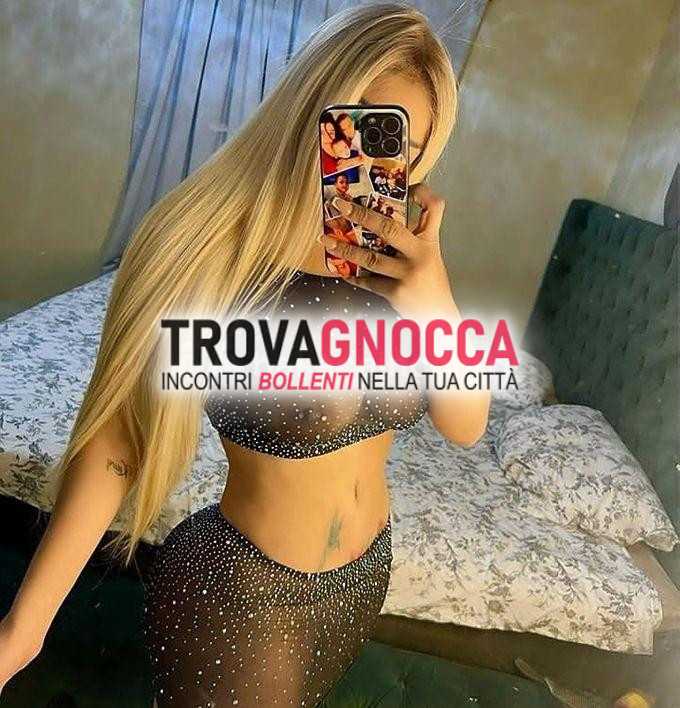 a casapulla 🌎 colombia 🇨🇴 🍒 6ta naturale 💜 ambiente climatizzato 💛 nuova affascinante e sensuale pronta essere scoperta piano vissuto. dai vita al tuo desiderio piÙ intimo regina
