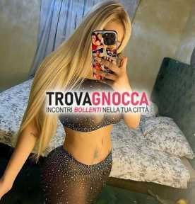 a casapulla 🌎 colombia 🇨🇴 🍒 6ta naturale 💜 ambiente climatizzato 💛 nuova affascinante e sensuale pronta essere scoperta piano vissuto. dai vita al tuo desiderio piÙ intimo regina
