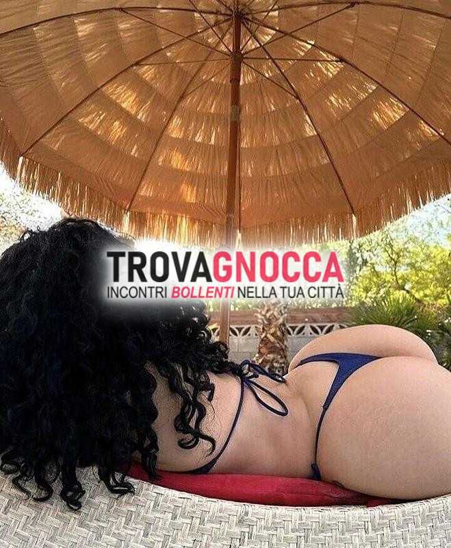 💘appena arrivata porca tutta stretta e umida bollente e super sexy. calda e bellissima preparati scoparmi pecorina incontro completo.💖
