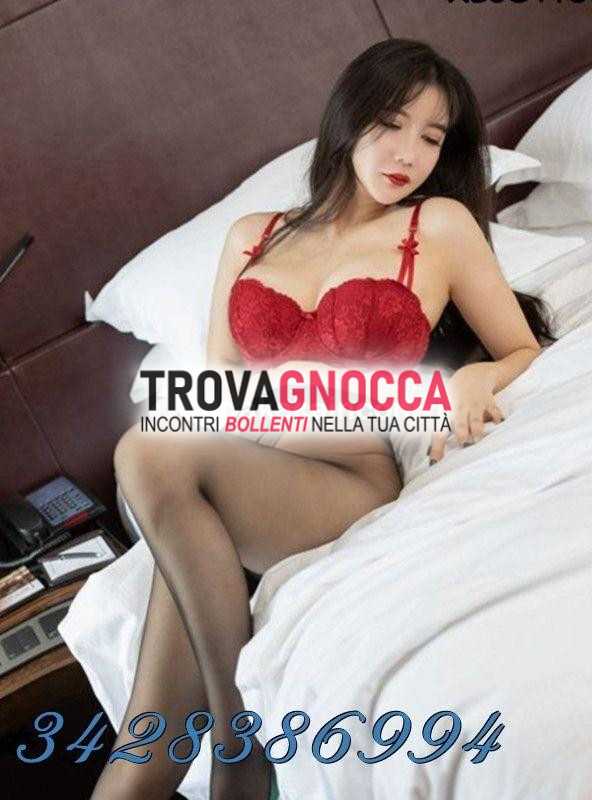 👅 oggi È arrivata nuova ragazza orientale dolce e simpatica 👙 sei qui pausa rinfrescante e rilassante ☀️