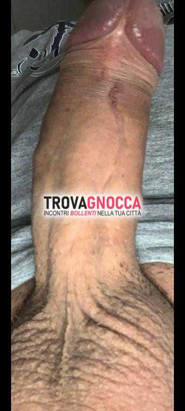 una giovane donna cerca uomo godere momenti svago o semplice e intima esperienza autoerotismo.