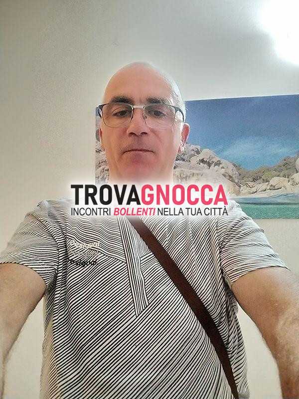 singolo cerca coppia o donna singola momento pura divertimento