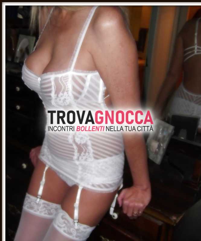 a ticengo bionda gnocca italiana trasgressiva sensuale peccaminosa intrigante golosa senza limiti