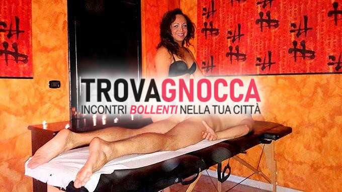 angela massaggiatrice transessuale professionale è un'esperta nel fornire massaggi erotici rilassanti sul lettino.