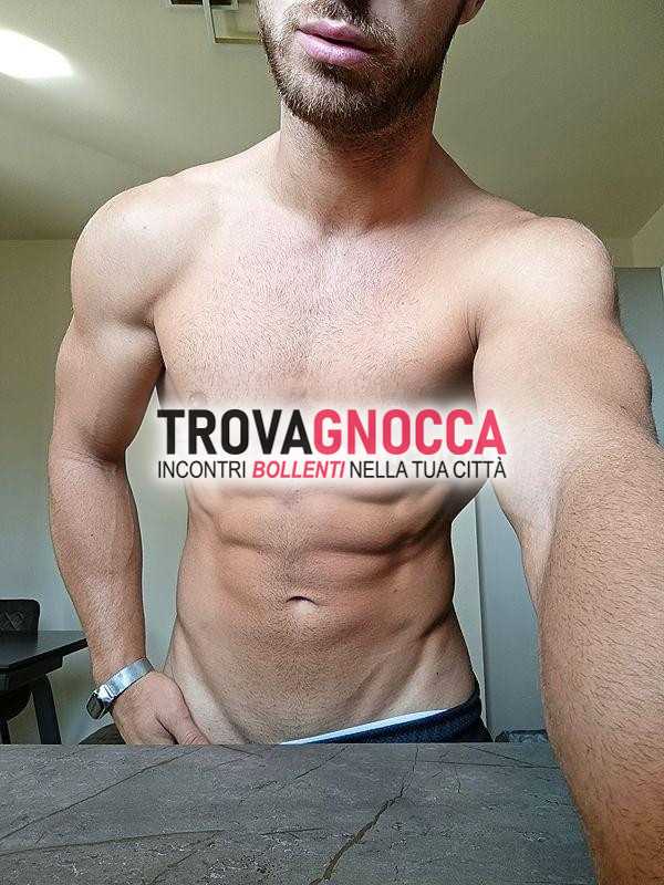 ragazzo muscoloso molto dotato e esperienza cerca situazioni emozionanti e coinvolgenti.
