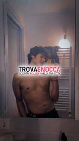 giovane ragazzo latino giovane ragazzo latino