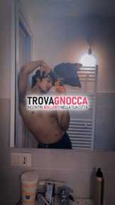 giovane ragazzo latino giovane ragazzo latino