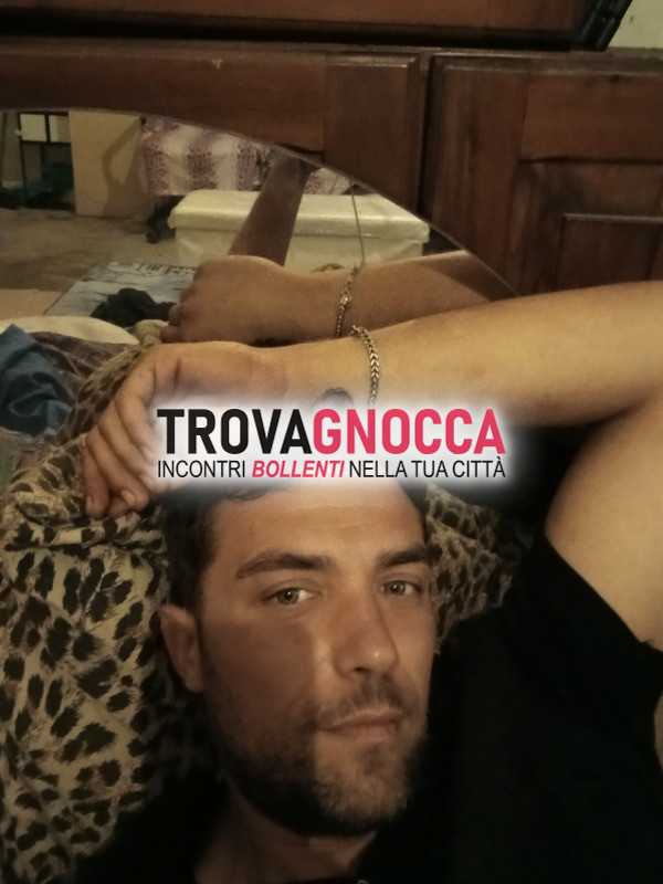 ragazzo porta affianco