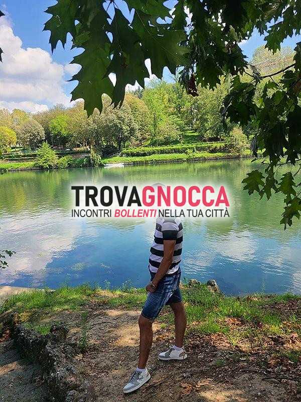 sono cerca donna cui costruire legame profondo e duraturo.