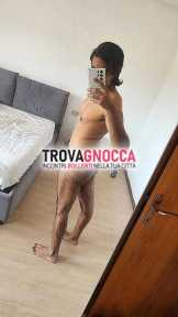 attraente giovane dotato bel minchia cerca ragazzina o donna.