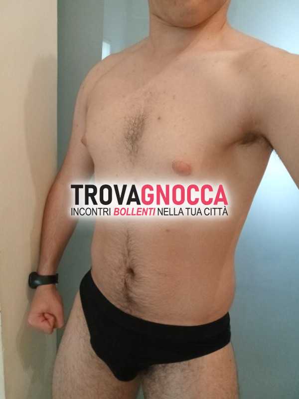 novitÀ ragazzo etero giovane 18 anni atletico e carico