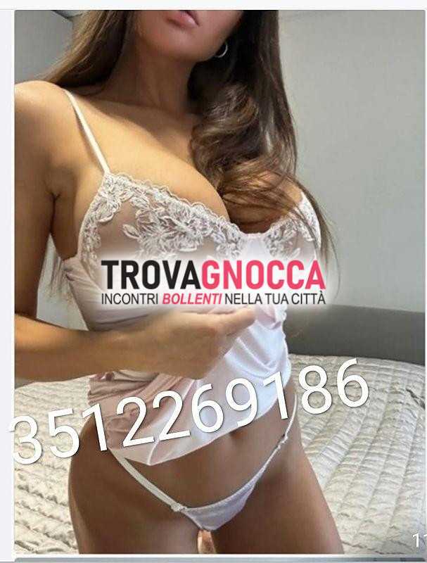 app appena arrivata fresca e seducente ❤️‍🔥💯 seno naturale pompini e sensualitÀ offerta mio lato b È sempre pronto deliziarti godibile bocca esperta.