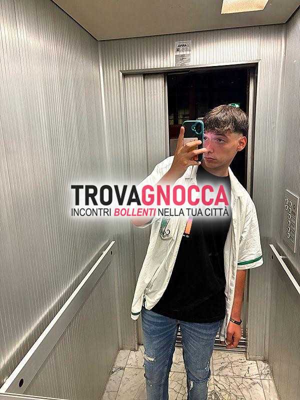 appuntamento immediato affascinante giovane.