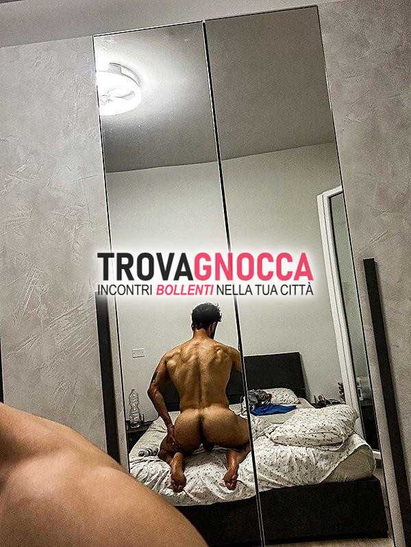 ragazzo giovane dallo spirito sportivo e dall'enfasi vitale