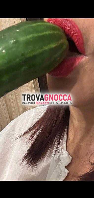 🔴🔥visualizza mie labbra piene e seducenti che ti incateneranno piacere mentre ti avvolgo calore.🔥🔴 immagina lasciarti andare ovunque tuo desiderio ti porti.