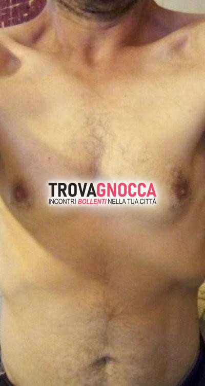 bel maschio dotato eccellente nelle performance e nell'arte dei massaggi erotici non cercando sola transazione mercenaria.