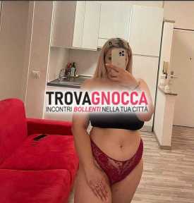 quella che osservi 😻😻❤️ è proprio lei 👅😻🍑🍒 foto sono assolutamente autentiche
