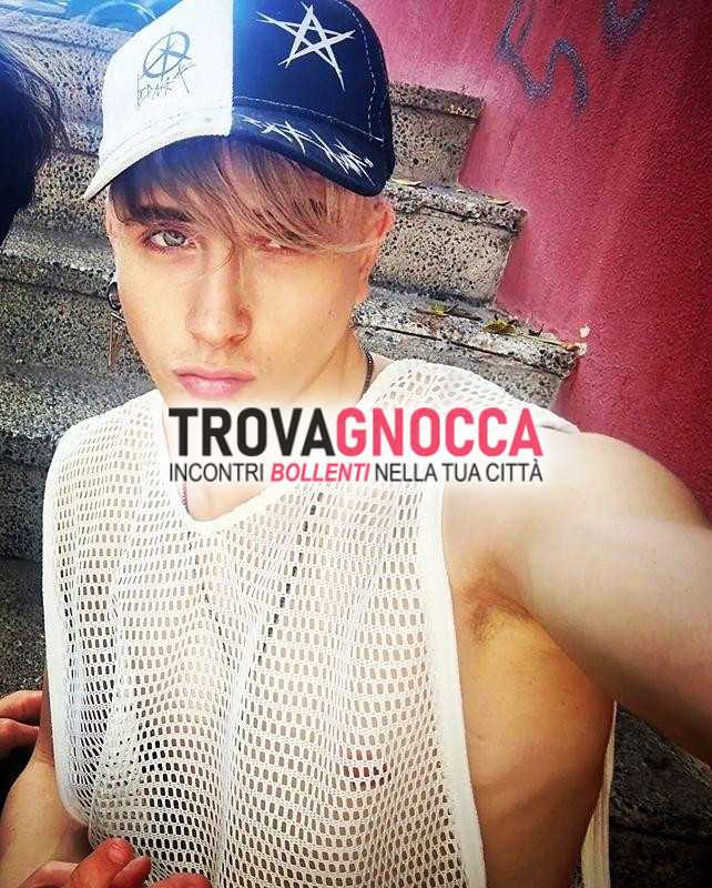 🌟 simon - 24 anni - bari - biondo - magro - depilato - passionale È pronto rendere indimenticabile tuo tempo insieme 