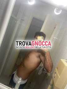rocco😁😁 zona mesagne disponibile fino fine agosto esperienze ogni tipo. contattatemi e prepariamoci divertirci insieme
